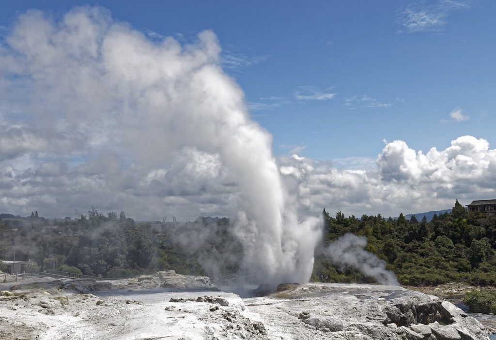 new zealand, pohutu geyser, geyser- watching geothermal activity makes it to the top our new zealand bucket list