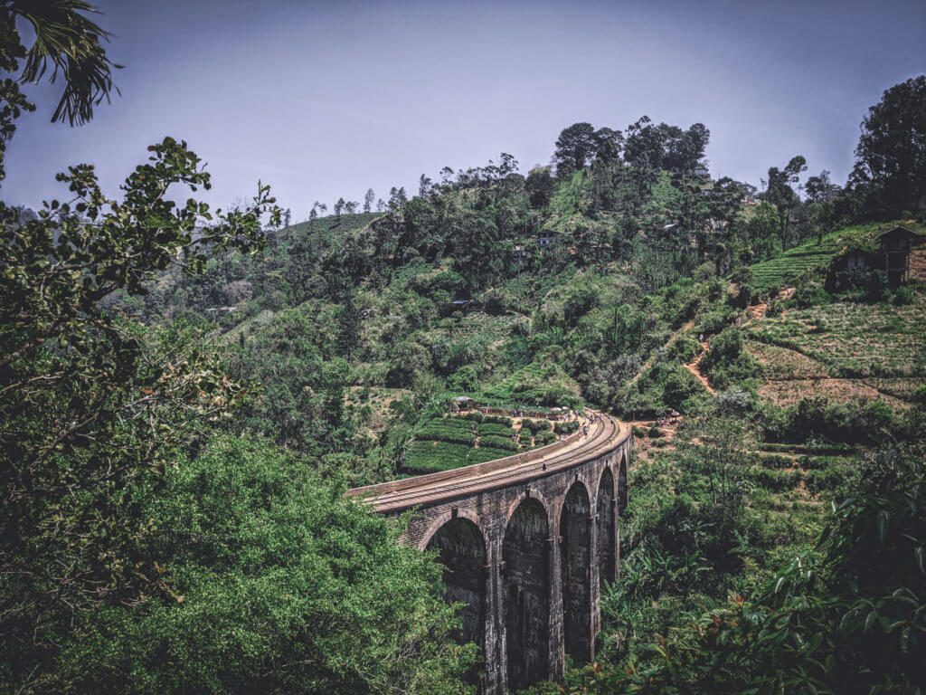 Plan a trip to Sri Lanka- Visit the the 9 Arches Bridge in Ella