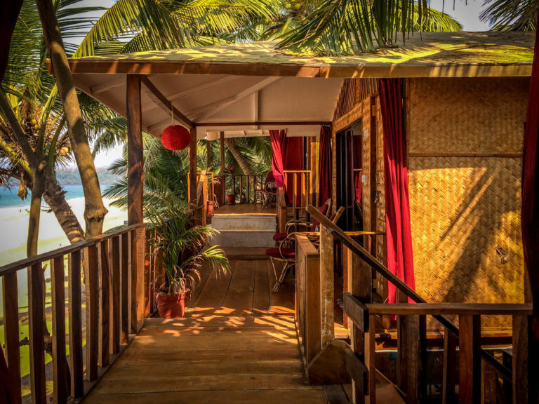 Jardim-a-Mar beachfront hut porch