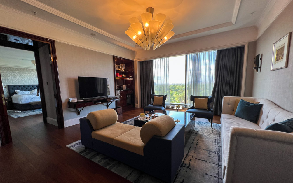 The living room of the Premier Suite with a Golf Course View