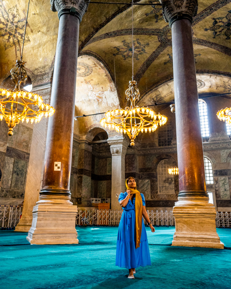 Inside the Hagia Sophia in Istanbul - a must visit on your 10-day turkey itinerary