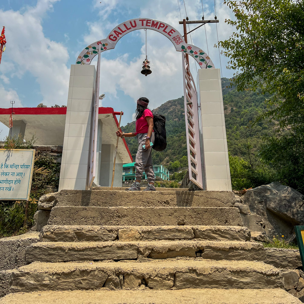 Gallu Devi Temple at the start of the trek to Triund