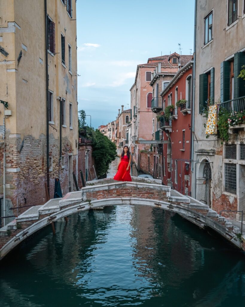 What to See in Venice in 2 Days: The Ultimate Itinerary 16 Ponte Chiodo-A unique bridge with no railings in Venice