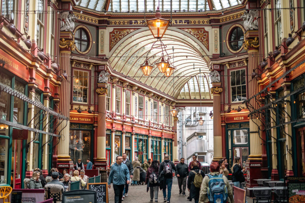 4-Day London Itinerary: Best of London + Easy Walking Routes 14 Victorian architecture inside Leadenhall Market in London, England